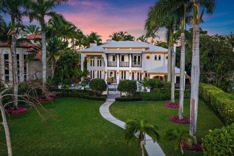 House in Palm Beach Gardens, Florida 5 bedrooms, 666.57 sq.m. № 2243376 - photo 6
