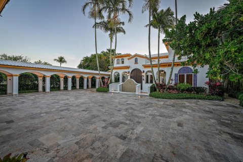 House in Palm Beach Gardens, Florida 5 bedrooms, 666.57 sq.m. № 2243376 - photo 12