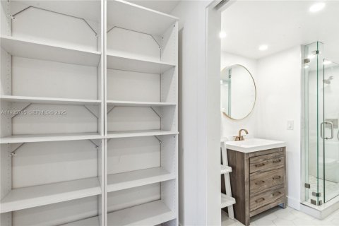 Condominio en venta en Miami Beach, Florida, 1 dormitorio, 61.32 m2 № 1999444 - foto 10