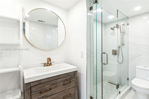 Condominio en venta en Miami Beach, Florida, 1 dormitorio, 61.32 m2 № 1999444 - foto 4