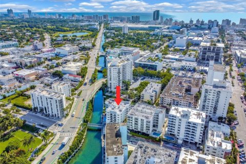 Condominio en venta en Miami Beach, Florida, 1 dormitorio, 61.32 m2 № 1999444 - foto 5