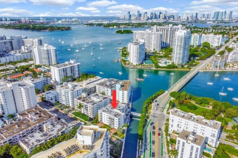 Condominio en venta en Miami Beach, Florida, 1 dormitorio, 61.32 m2 № 1999444 - foto 21