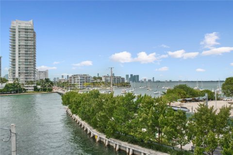 Condominio en venta en Miami Beach, Florida, 1 dormitorio, 61.32 m2 № 1999444 - foto 12