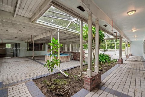 Купить виллу или дом в Хомстед, Флорида 4 спальни, 392.98м2, № 1955047 - фото 24