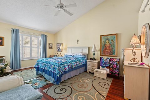 Townhouse in Clearwater, Florida 4 bedrooms, 179.12 sq.m. № 2351872 - photo 20