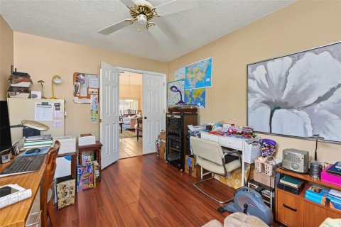 Townhouse in Clearwater, Florida 4 bedrooms, 179.12 sq.m. № 2351872 - photo 25