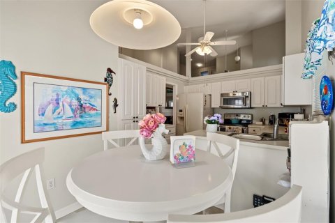 Townhouse in Clearwater, Florida 4 bedrooms, 179.12 sq.m. № 2351872 - photo 19