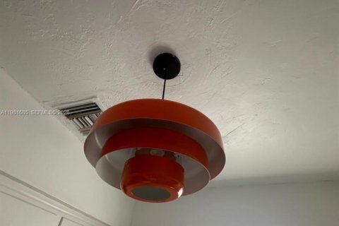 House in Hollywood, Florida 3 bedrooms, 107.95 sq.m. № 2042991 - photo 18