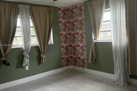 House in Hollywood, Florida 3 bedrooms, 107.95 sq.m. № 2042991 - photo 20