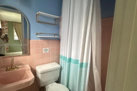 House in Hollywood, Florida 3 bedrooms, 107.95 sq.m. № 2042991 - photo 21