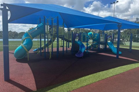 Купить кондоминиум в Майами, Флорида 3 спальни, 181.16м2, № 1957864 - фото 12