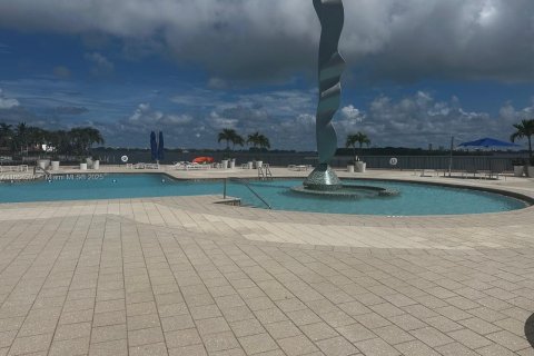 Купить кондоминиум в Майами, Флорида 3 спальни, 181.16м2, № 1957864 - фото 5