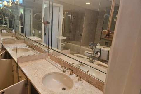 Купить кондоминиум в Майами, Флорида 3 спальни, 181.16м2, № 1957864 - фото 28