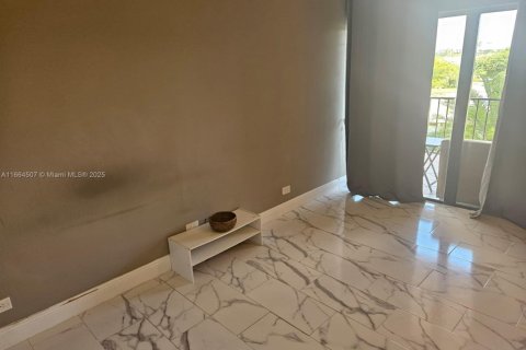 Купить кондоминиум в Майами, Флорида 3 спальни, 181.16м2, № 1957864 - фото 17