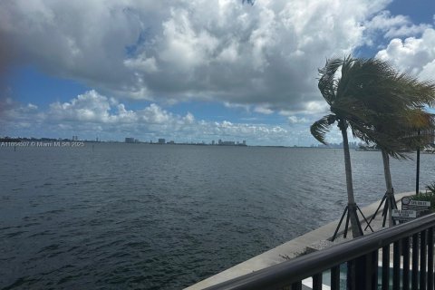 Купить кондоминиум в Майами, Флорида 3 спальни, 181.16м2, № 1957864 - фото 7