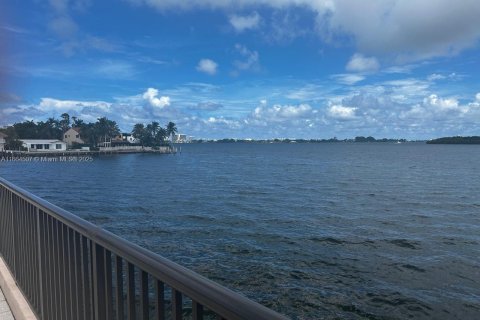 Купить кондоминиум в Майами, Флорида 3 спальни, 181.16м2, № 1957864 - фото 14