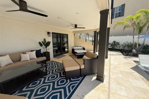 House in Saint Pete Beach, Florida 4 bedrooms, 269.42 sq.m. № 1819577 - photo 30