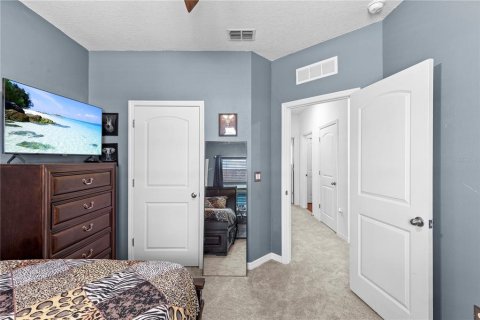 Townhouse in New Port Richey, Florida 2 bedrooms, 140.19 sq.m. № 2101232 - photo 28
