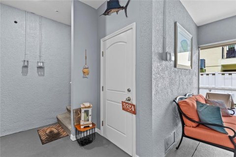 Townhouse in New Port Richey, Florida 2 bedrooms, 140.19 sq.m. № 2101232 - photo 7