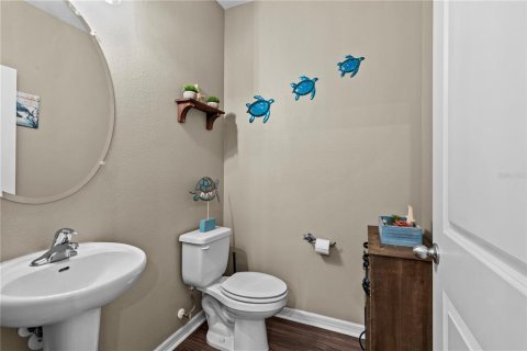 Townhouse in New Port Richey, Florida 2 bedrooms, 140.19 sq.m. № 2101232 - photo 20