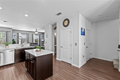 Townhouse in New Port Richey, Florida 2 bedrooms, 140.19 sq.m. № 2101232 - photo 9