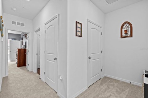 Townhouse in New Port Richey, Florida 2 bedrooms, 140.19 sq.m. № 2101232 - photo 21