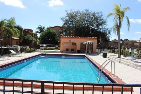 Condo in Miami Lakes, Florida, 1 bedroom  № 2044707 - photo 20
