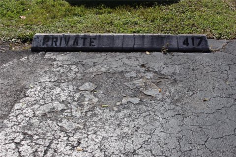 Condo in Miami Lakes, Florida, 1 bedroom  № 2044707 - photo 23