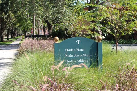 Condo in Miami Lakes, Florida, 1 bedroom  № 2044707 - photo 28