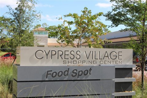 Condo in Miami Lakes, Florida, 1 bedroom  № 2044707 - photo 26