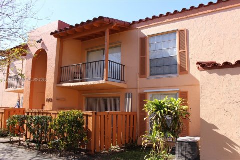 Condominio en Miami Lakes, Florida, 1 dormitorio  № 2044707