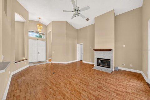 House in Belle Isle, Florida 3 bedrooms, 176.14 sq.m. № 2395911 - photo 17