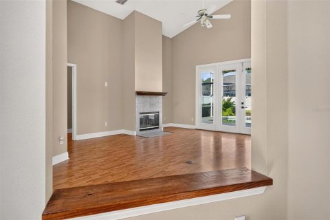House in Belle Isle, Florida 3 bedrooms, 176.14 sq.m. № 2395911 - photo 7