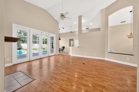House in Belle Isle, Florida 3 bedrooms, 176.14 sq.m. № 2395911 - photo 15