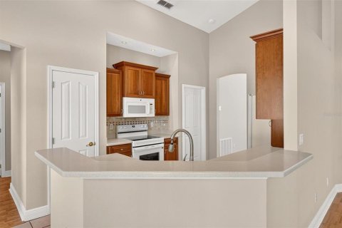 House in Belle Isle, Florida 3 bedrooms, 176.14 sq.m. № 2395911 - photo 22