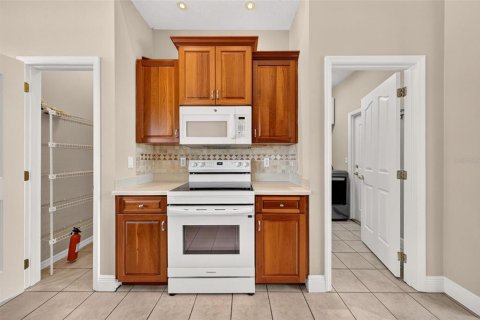 House in Belle Isle, Florida 3 bedrooms, 176.14 sq.m. № 2395911 - photo 28