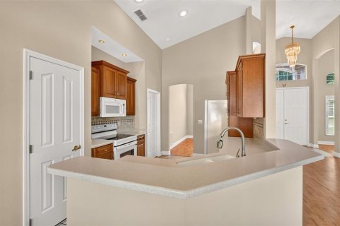 House in Belle Isle, Florida 3 bedrooms, 176.14 sq.m. № 2395911 - photo 23