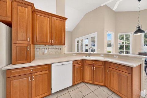 House in Belle Isle, Florida 3 bedrooms, 176.14 sq.m. № 2395911 - photo 30
