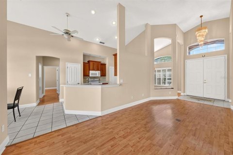 House in Belle Isle, Florida 3 bedrooms, 176.14 sq.m. № 2395911 - photo 19