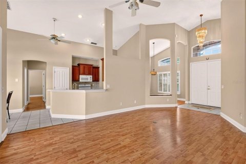 House in Belle Isle, Florida 3 bedrooms, 176.14 sq.m. № 2395911 - photo 16
