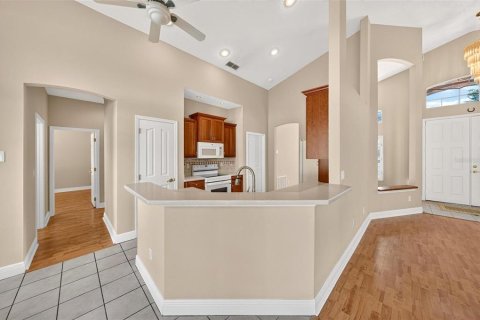 House in Belle Isle, Florida 3 bedrooms, 176.14 sq.m. № 2395911 - photo 21