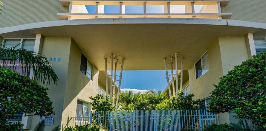Condominio en Miami Beach, Florida, 1 dormitorio № 1752665
