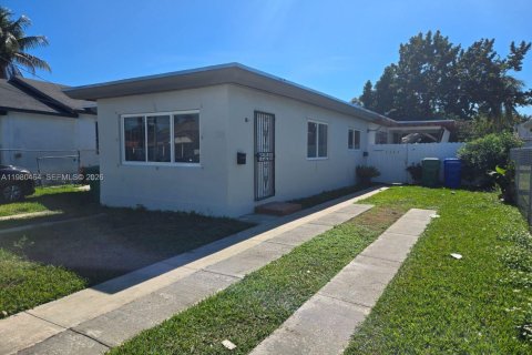 Villa ou maison à Miami, Floride 2 chambres, 173.91 m2 № 2050985