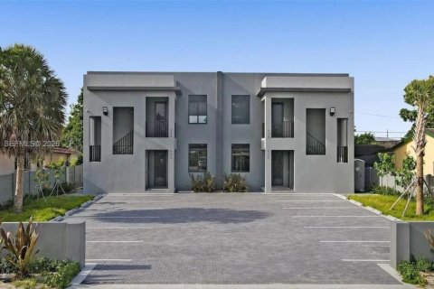 Villa ou maison à Hialeah, Floride 3 chambres, 288 m2 № 2001544