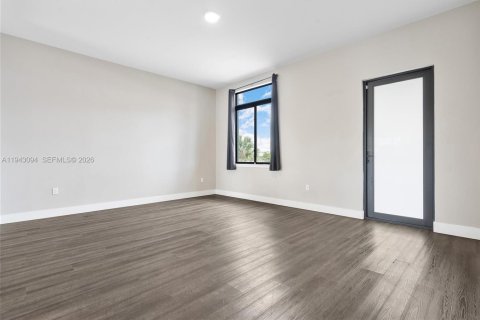 Villa ou maison à louer à Hialeah, Floride: 3 chambres, 288 m2 № 2001544 - photo 14