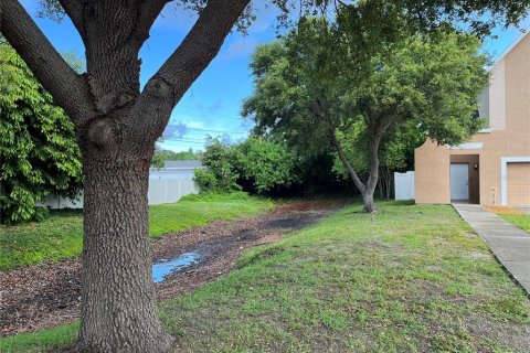 Adosado en venta en Saint Petersburg, Florida, 3 dormitorios, 156.54 m2 № 2231034 - foto 2