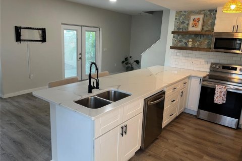Adosado en venta en Saint Petersburg, Florida, 3 dormitorios, 156.54 m2 № 2231034 - foto 11