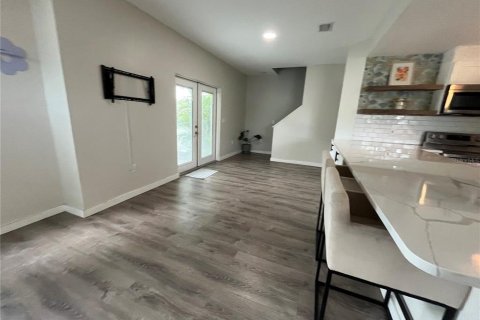Adosado en venta en Saint Petersburg, Florida, 3 dormitorios, 156.54 m2 № 2231034 - foto 13