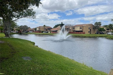 Купить кондоминиум в Мирамар, Флорида 2 спальни, 92.9м2, № 2066219 - фото 10