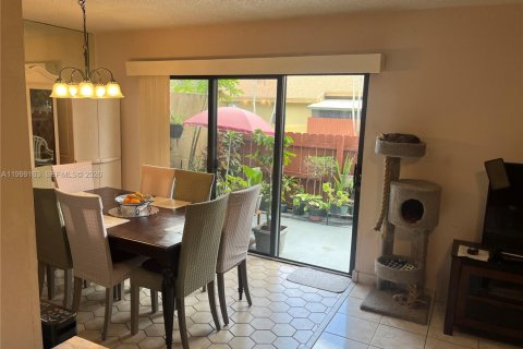 Купить кондоминиум в Мирамар, Флорида 2 спальни, 92.9м2, № 2066219 - фото 3